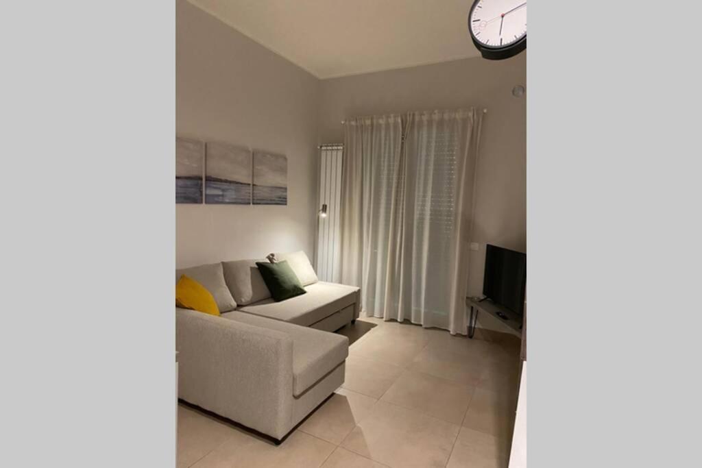 B&B Piano1 Interno5 - Accogliente E Moderno Bilocale Vicino Al Centro Salerno Bagian luar foto